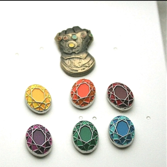 Infinity Gauntlet with Stones from Marvel Endgame main image 1